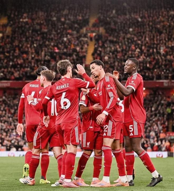 泰州队巴特“苏超”夺冠后缅怀父亲：我还在这条路上努力着（苏超夺冠后，泰州队巴特缅怀父亲：我仍在这条路上奋斗）