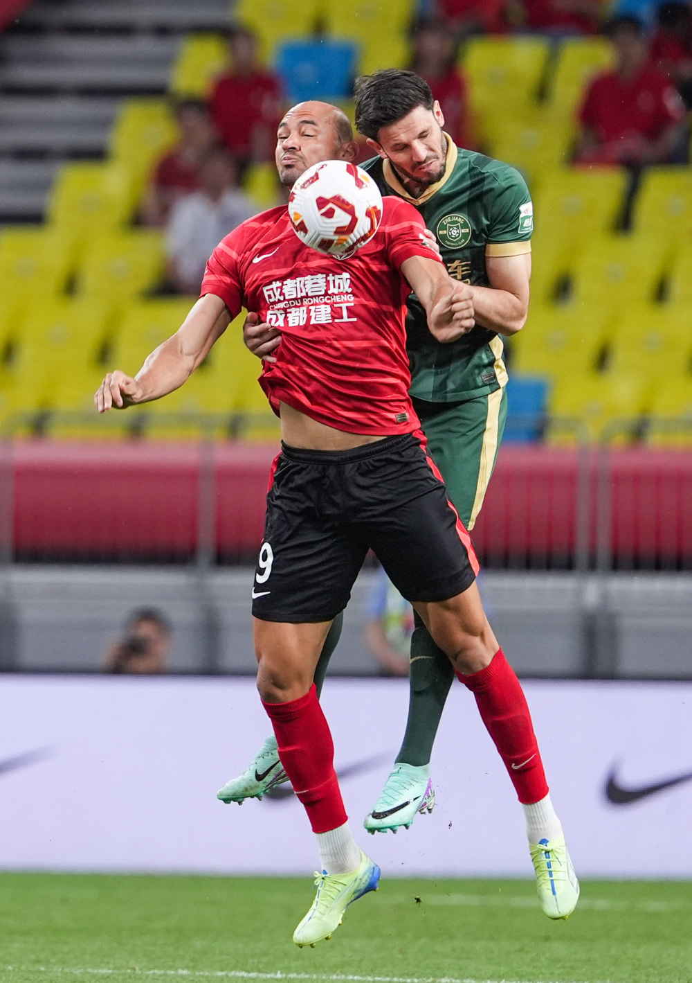 马修斯·茹萨：从克鲁塞罗悍将到海港中流砥柱（马修斯·茹萨：从克鲁塞罗铁血悍将到海港定海神针）