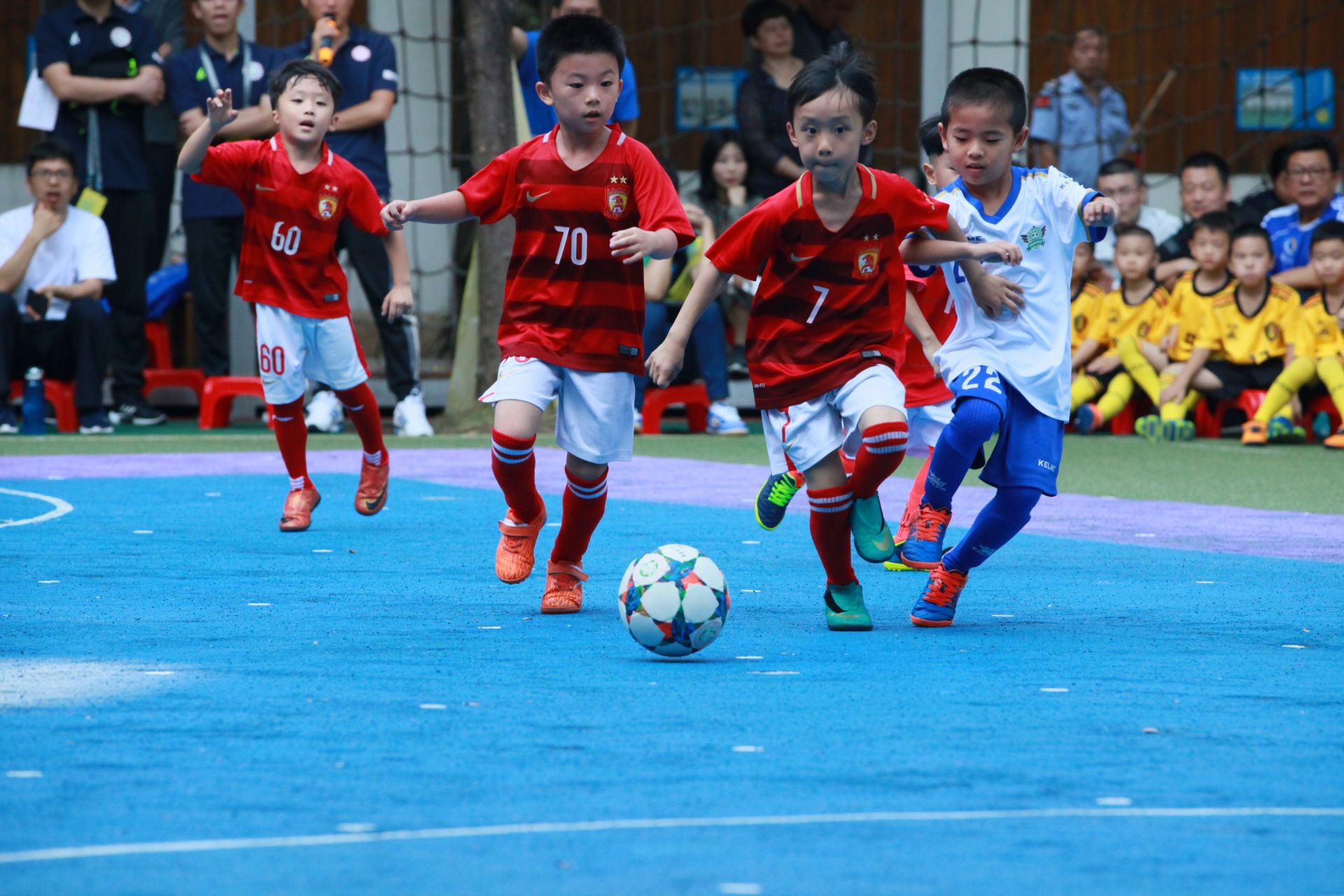 欧冠：利物浦3-2击败国际米兰（欧冠战报：利物浦3比2力克国际米兰）