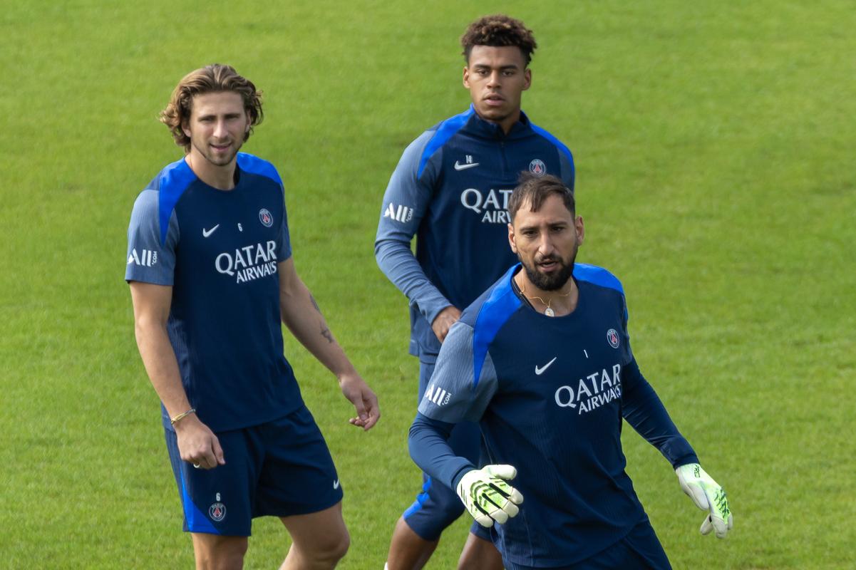 篮球摄影拍摄技巧（篮球赛场拍摄要领）