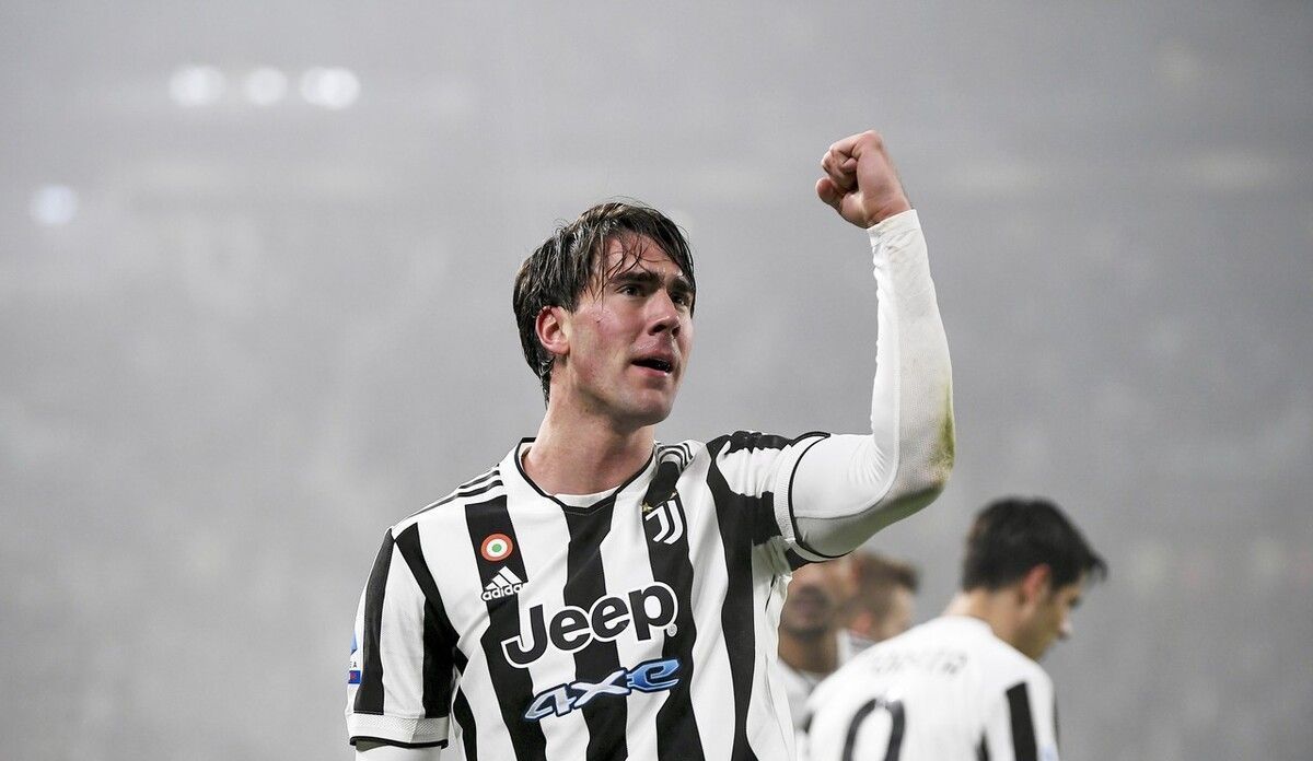 在对阵马竞的比赛中，巴萨球迷打出横幅表达对阿劳霍的支持