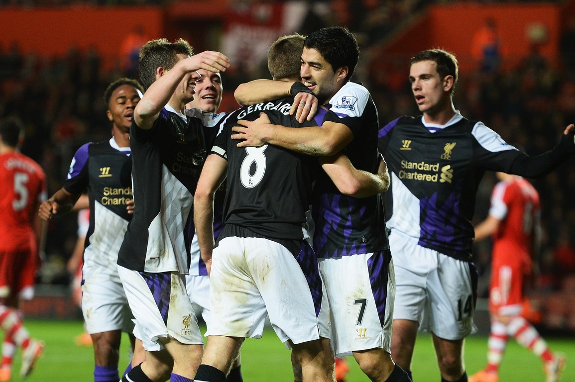 老鹰首节轰41分，杰伦·约翰逊单节6助攻追平生涯纪录（老鹰开局火力全开首节砍下41分，杰伦·约翰逊单节6助攻追平生涯纪录）